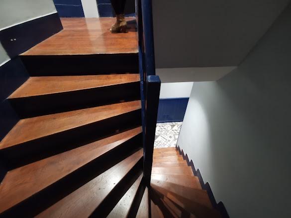Escalier en bois entretenu